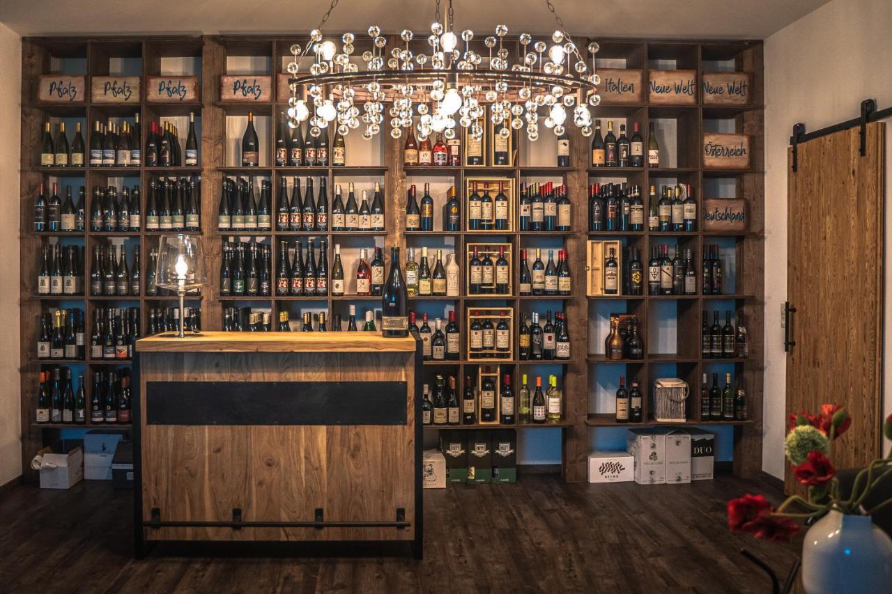 Отель Alter Winzerhof Weisenheim Am Berg E.K. Экстерьер фото