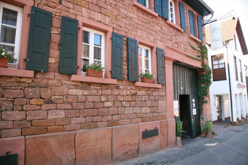 Отель Alter Winzerhof Weisenheim Am Berg E.K. Экстерьер фото